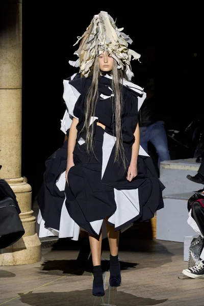 Look 11